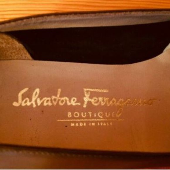 Salvatore Ferragamo Boutique  Vintage Bronz Pumps - Picture 5 of 7
